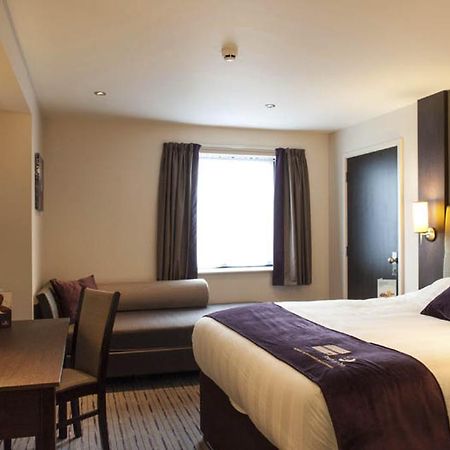 Premier Inn Dundee North Exteriör bild