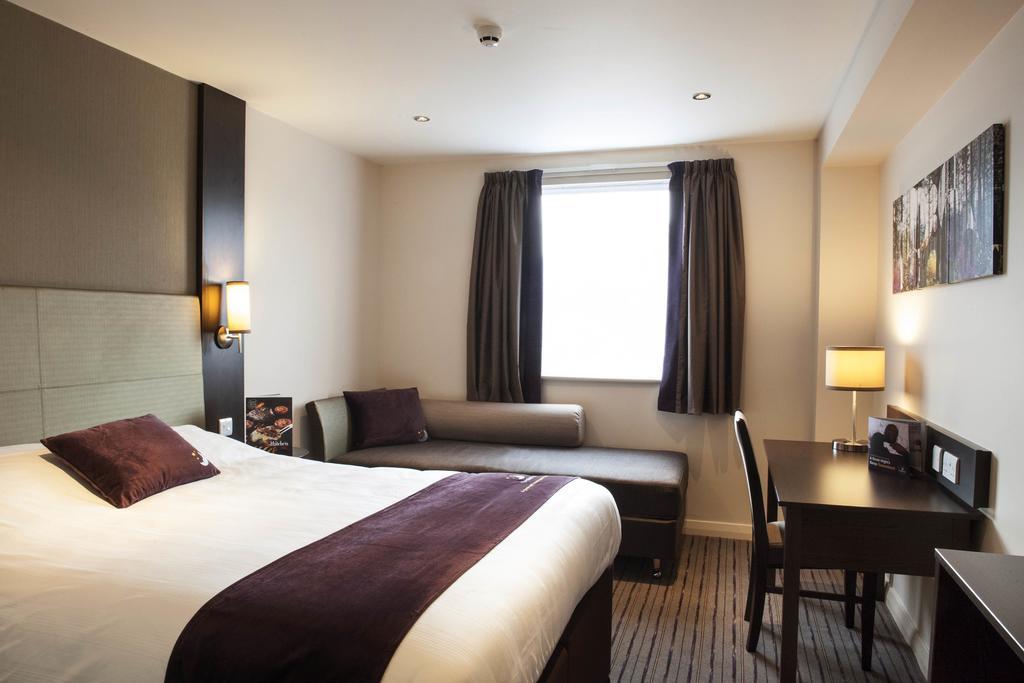 Premier Inn Dundee North Rum bild
